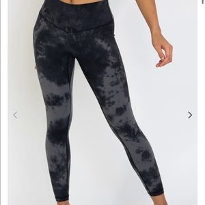 Wearwolf tie dye leggings